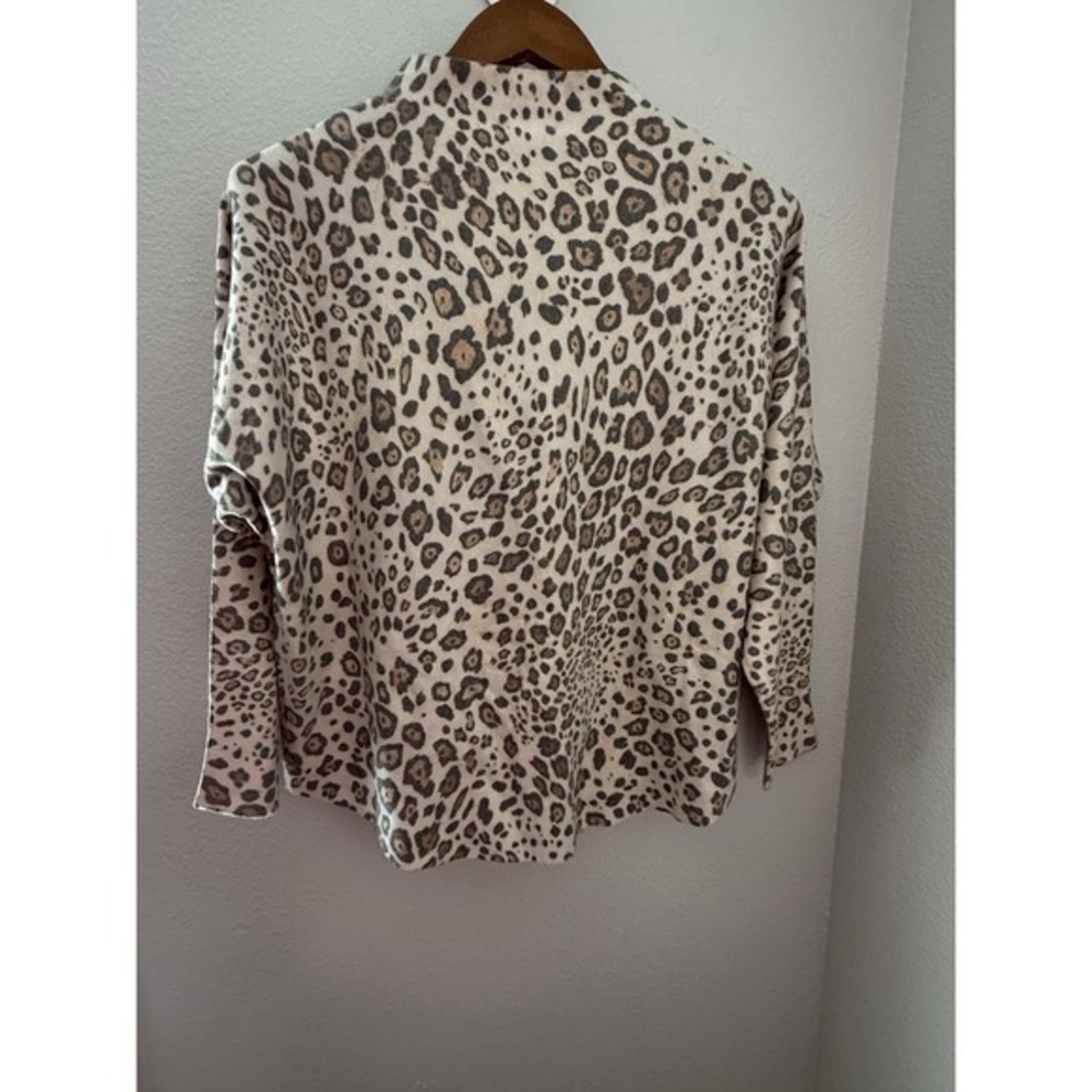 Sioni Women's  Leopard Print Sweater Long Sleeve Size Large
